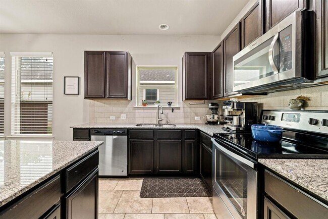Building Photo - 157 Syrah Ct