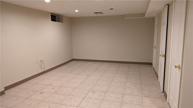 Building Photo - 64 Croft Pl