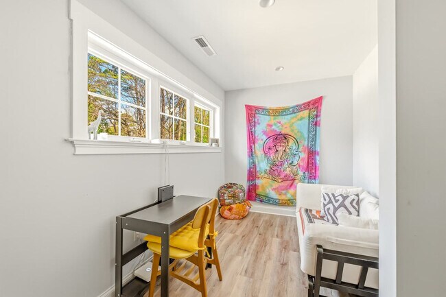 Building Photo - 4109 Dinglewood Ave