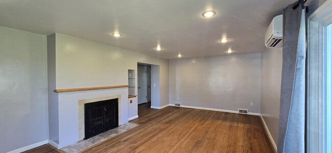 Building Photo - 10407 64th Ave S