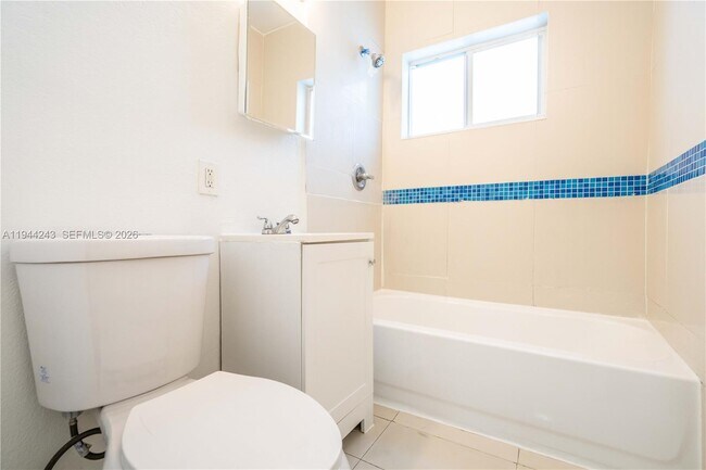 Building Photo - 7301 Carlyle Ave