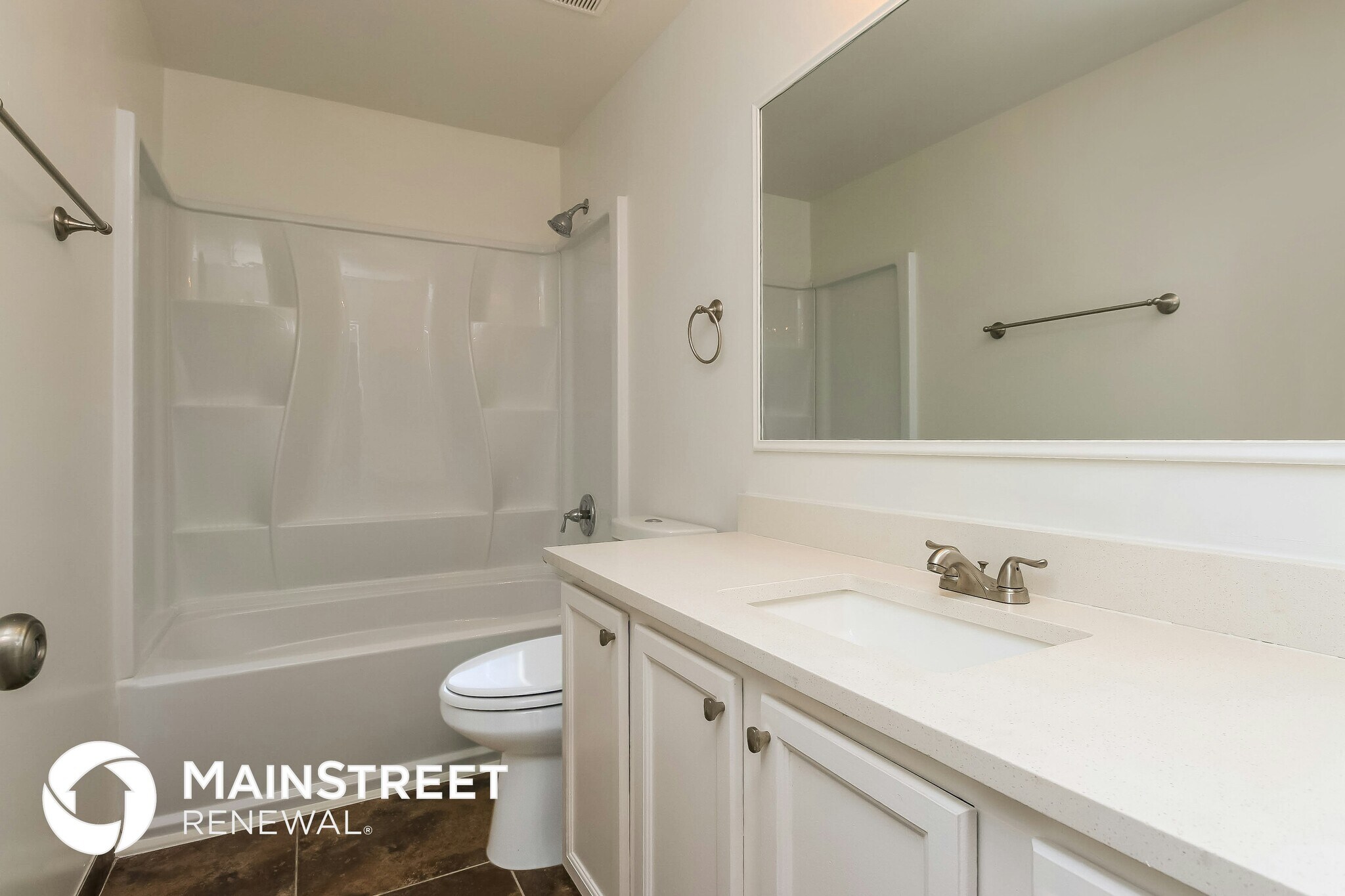 Building Photo - 1634 W La Salle St