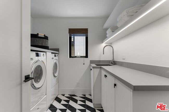 Building Photo - 929 Marco Pl