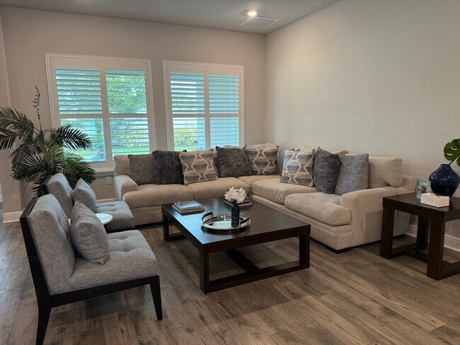 Building Photo - 16409 Lucia Gardens Ln