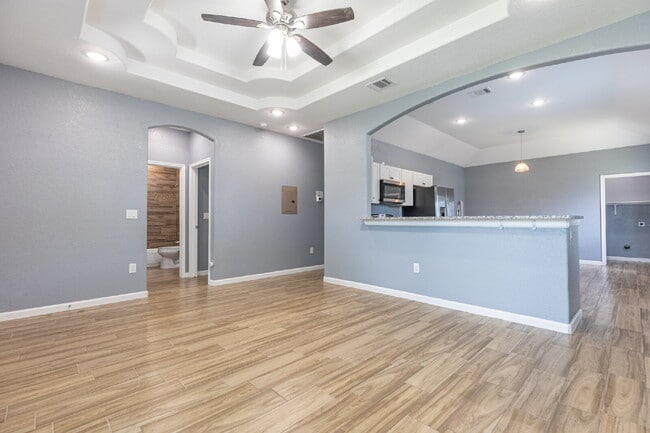 Building Photo - 479 Corliss