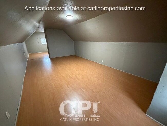 Building Photo - 323.5 15th Ave