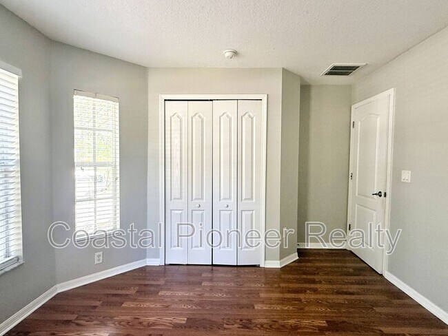 Building Photo - 2345 Roanoke Springs Dr