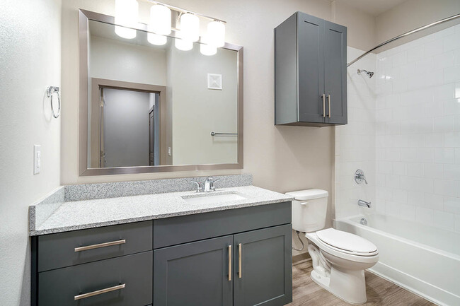 Horizon Smart - Bathroom - unfurnished - Northside Apartments