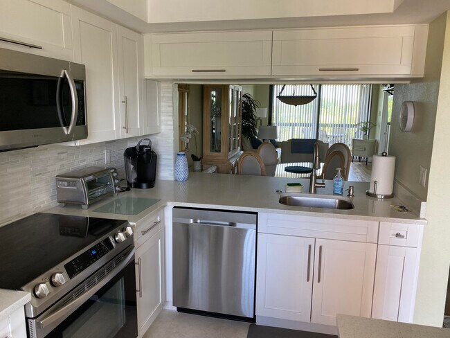 Building Photo - 600 Egret Cir