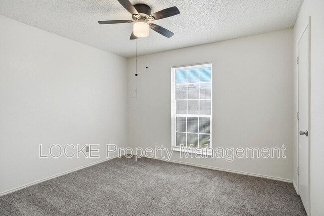 Building Photo - 10259 Aurora Dr