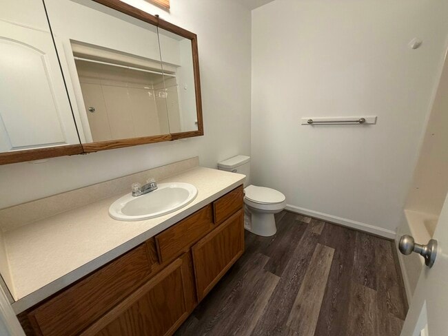 Building Photo - 801 S 15th St