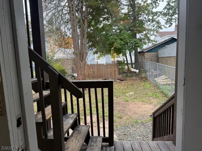 Building Photo - 170 Taylor St