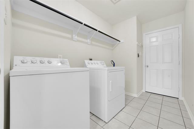 Building Photo - 3115 Creekside Dr