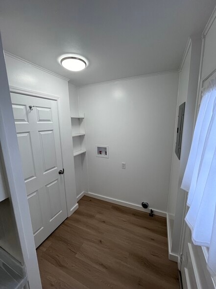 Building Photo - 1748 W 15th St