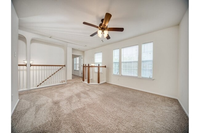 Building Photo - 415 Diana Dr