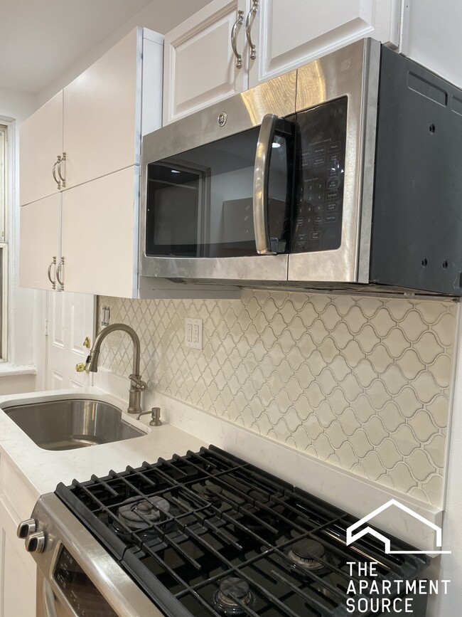 Building Photo - 1228 N Cleaver St