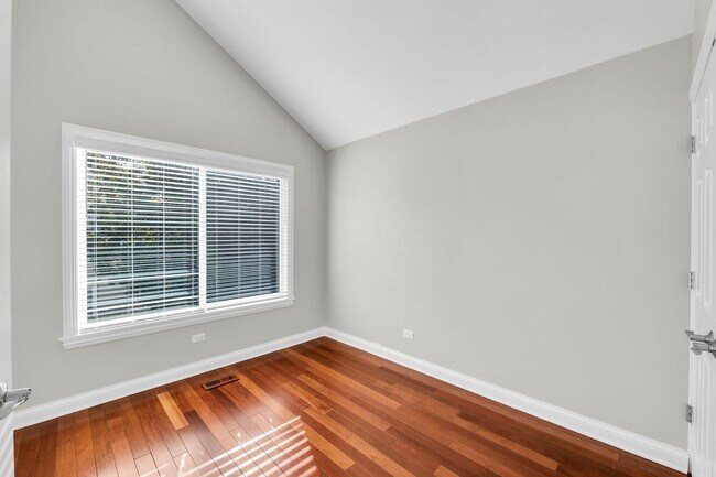 Building Photo - 18599 W Sterling Ct