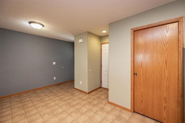 Building Photo - 17 Alydar Dr