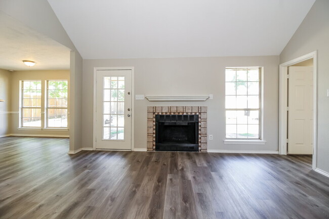Building Photo - 5221 Tartan Cir