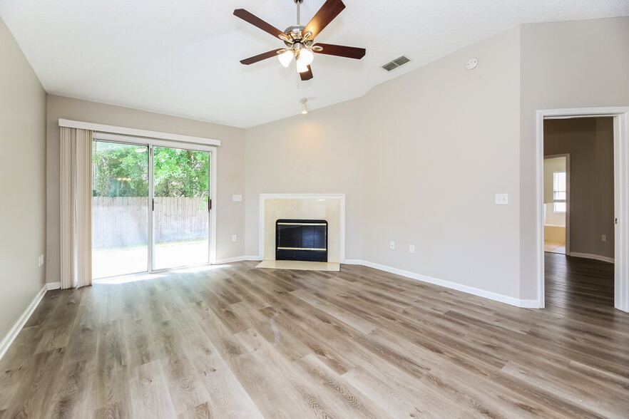Building Photo - 2554 Blackstone Ct