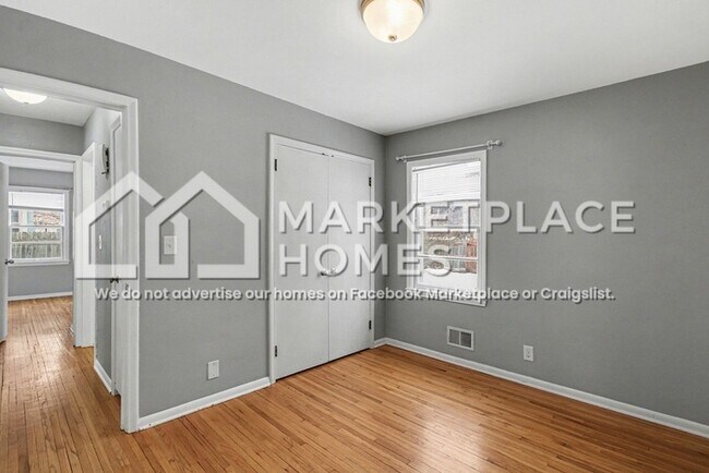 Building Photo - 2618 N Upton Ave