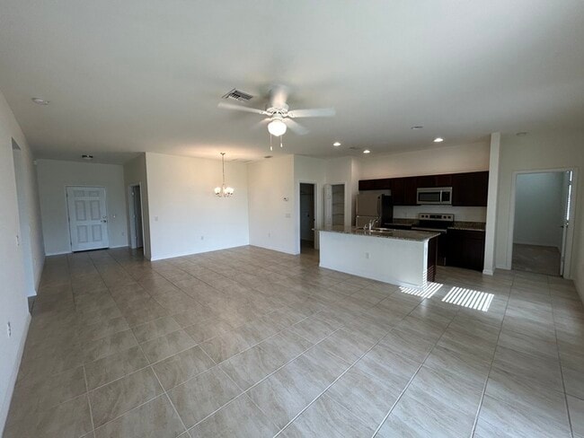 Building Photo - NW Cape Coral Single Family Home