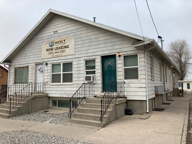 Building Photo - Cozy 1 Bedroom 1 Bathroom Apartment *Move ...