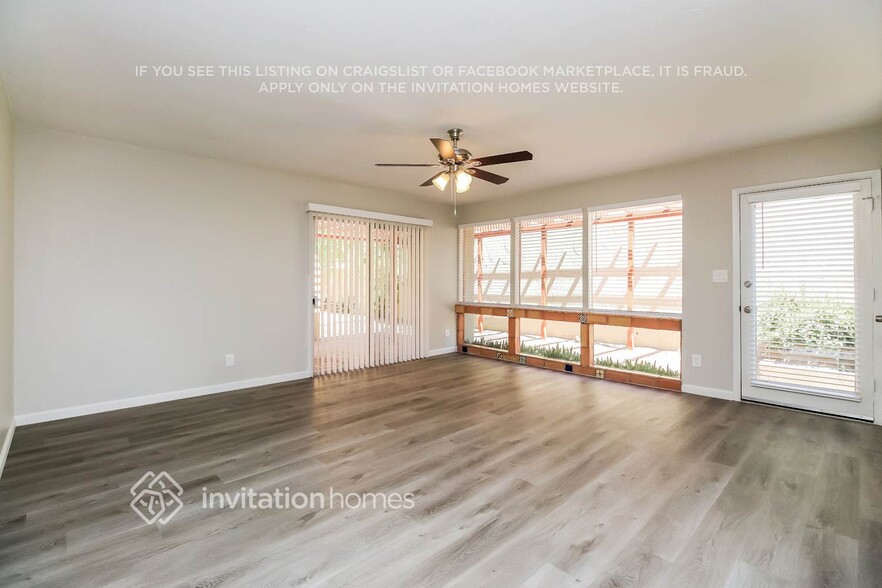 Building Photo - 334 W La Jolla Dr