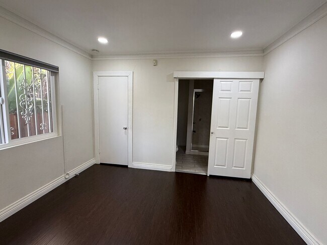 Building Photo - Amazing 3 Bedroom Home in Glassell Park / Eagle Rock