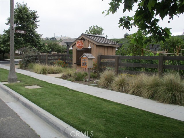 Building Photo - 12 Farra St