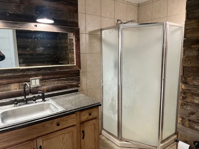 Building Photo - 4239 SW 9th Ave