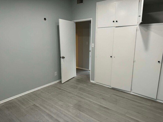 Building Photo - Stunning Single-Story Granada Hills Pool Home | 3 Bed | 2 Bath | 2,500 Sq Ft