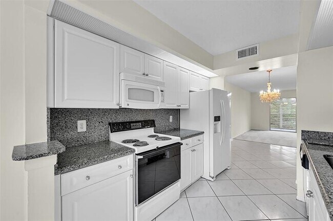 Building Photo - 1604 Abaco Dr