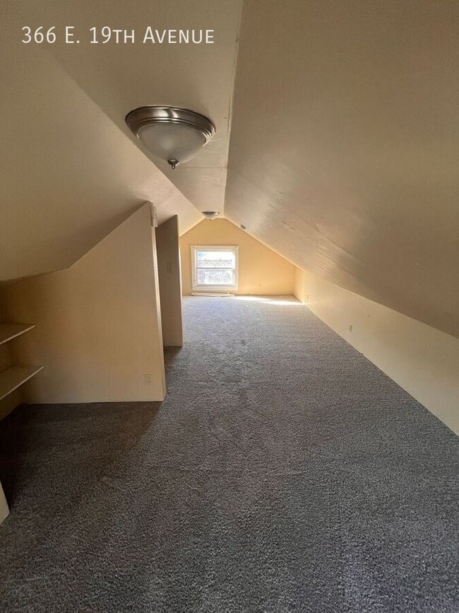 Building Photo - 366 E 19th Ave