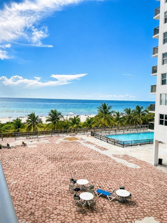 Building Photo - 6039 Collins Ave