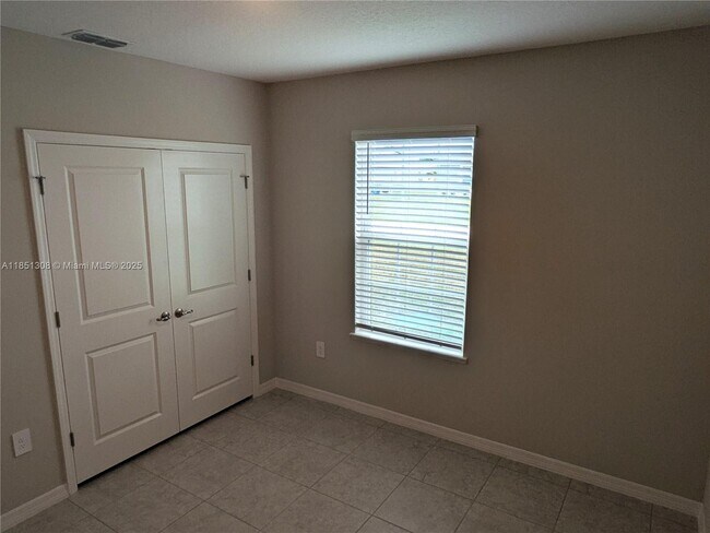 Building Photo - 506 Hamy St