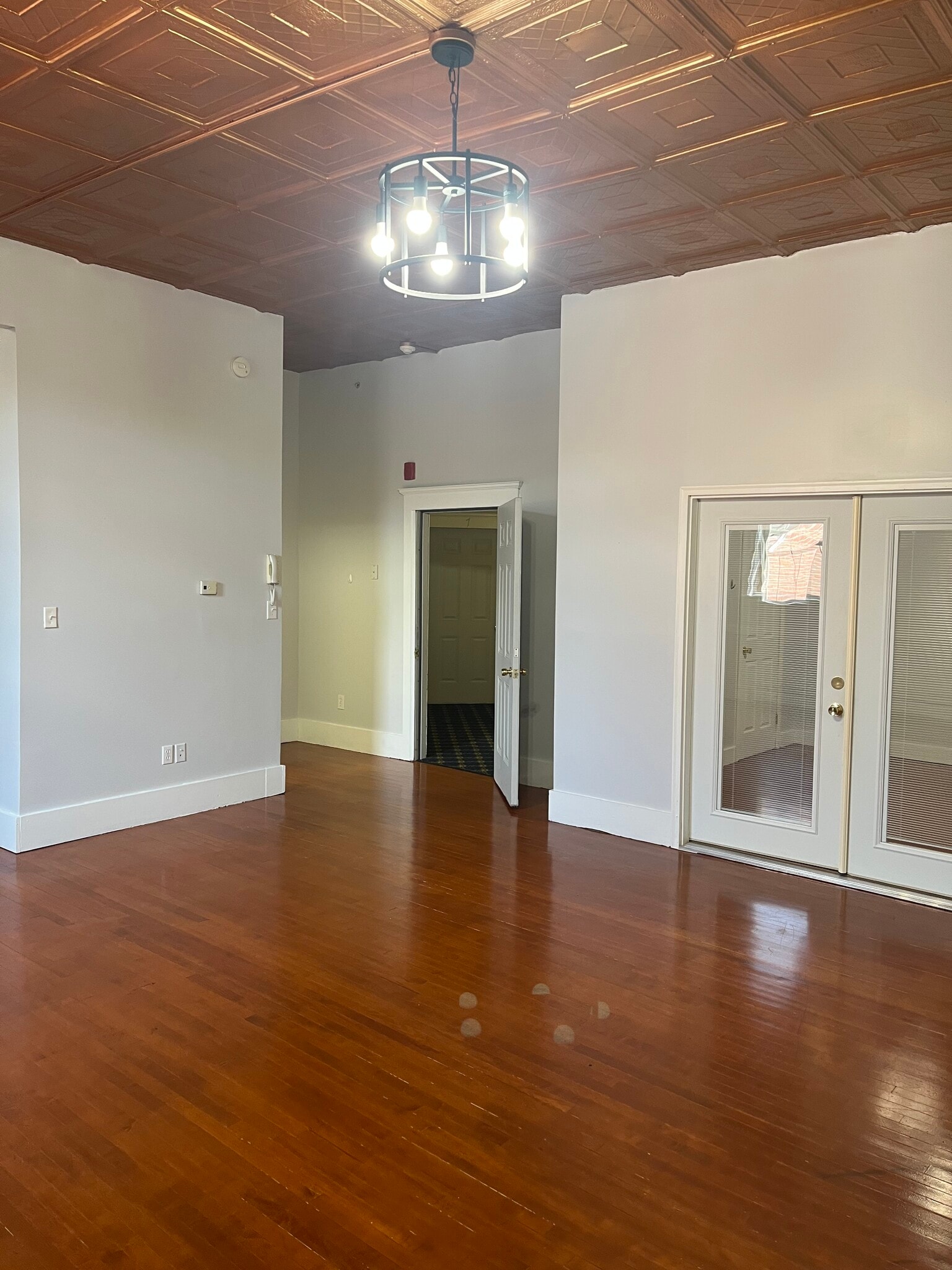 Building Photo - 9 W Main St