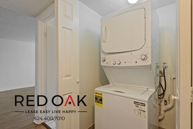 Building Photo - 949 White Knoll Dr