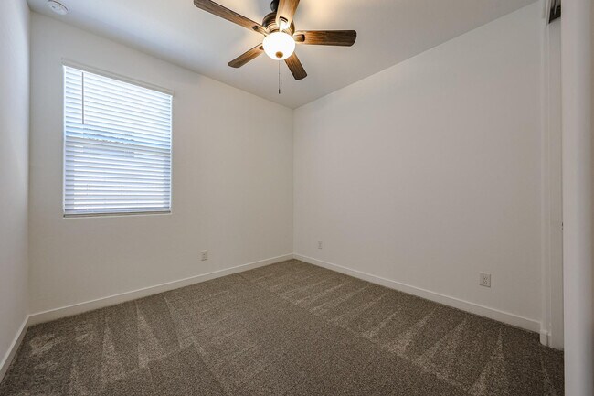 Building Photo - 17347 W Gray Fox Trl