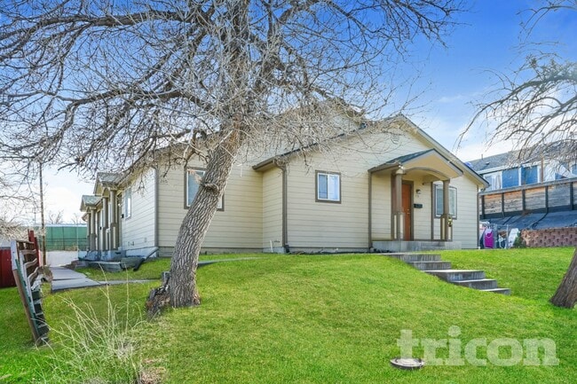 Building Photo - 240 S Irving St