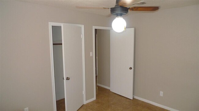 Building Photo - 7772 Park Falls Dr