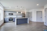 Building Photo - 1435 10th St