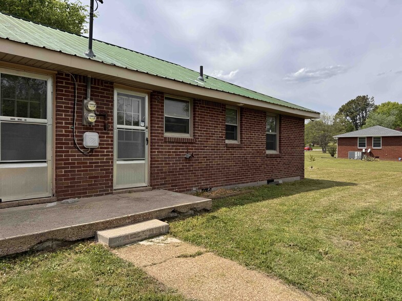 Back entrance - 4362 Cato Rd