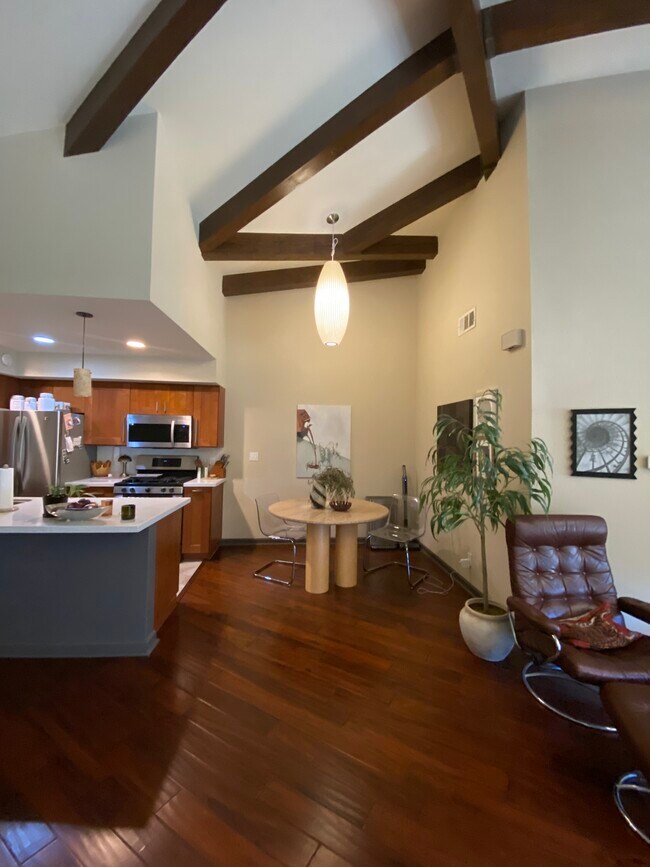 Building Photo - 2700 Cahuenga Blvd E