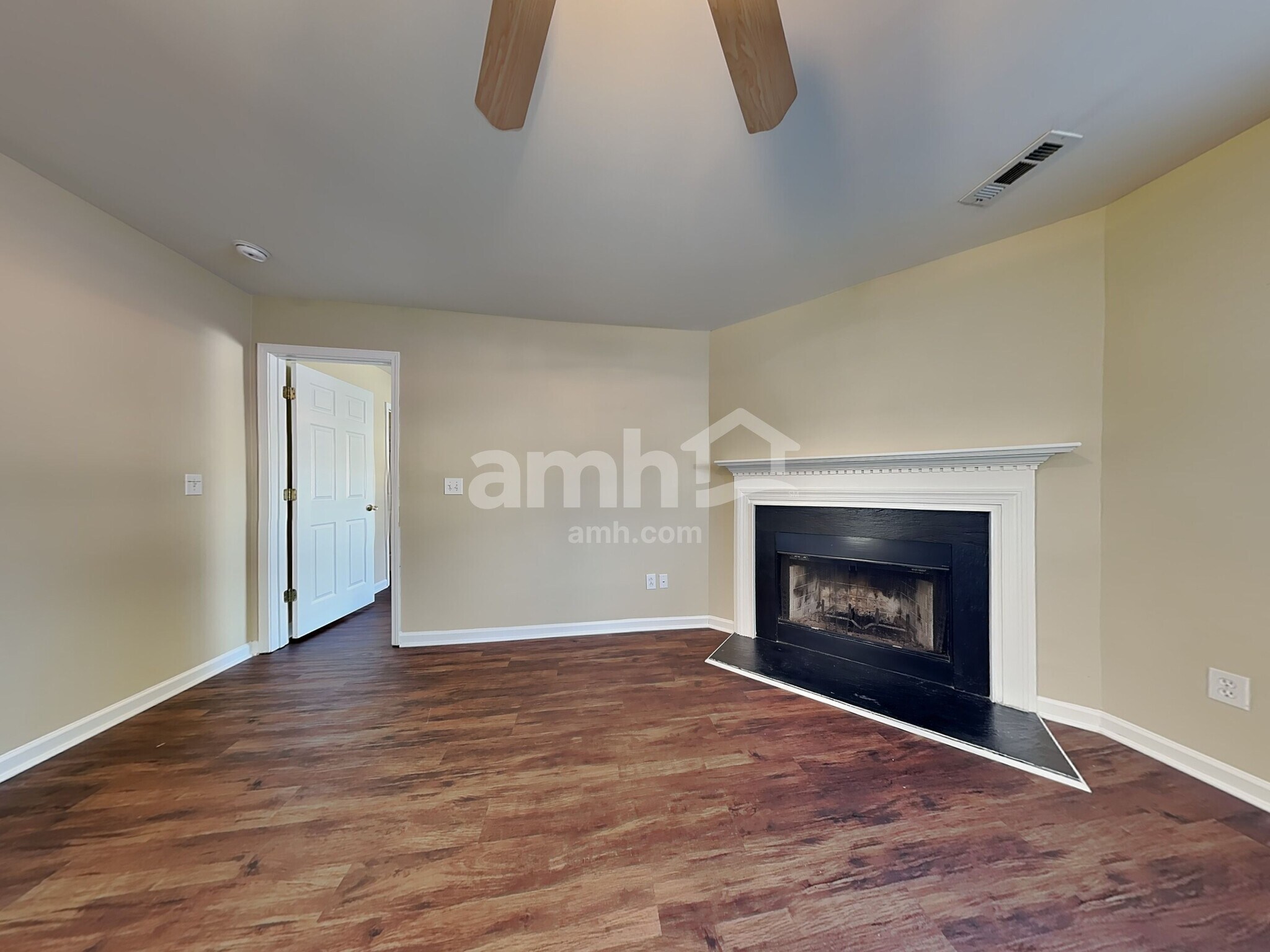 Building Photo - 144 Worcester Ln