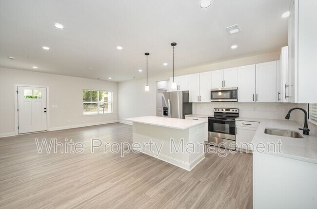 Building Photo - 412 Hampton St