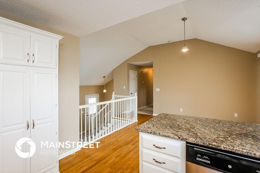 Building Photo - 1221 Rosehill Dr