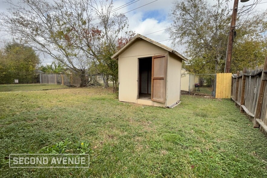 Building Photo - 3410 Brookston St