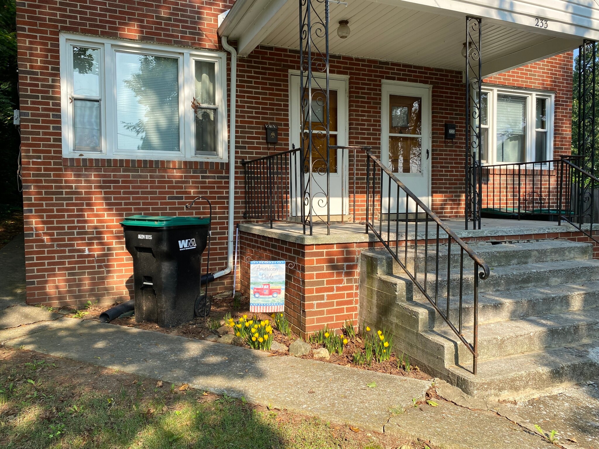 Building Photo - 231 N Muhlenberg St