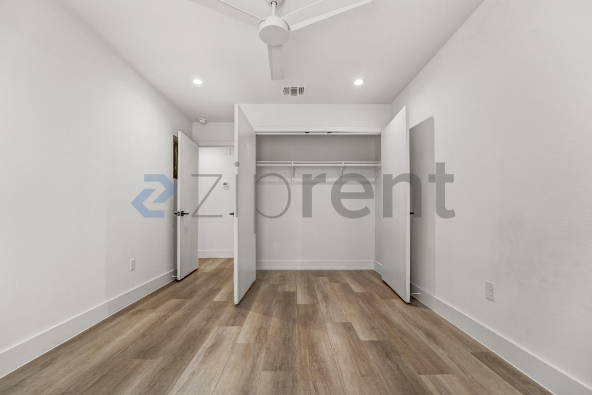 Building Photo - Unit B